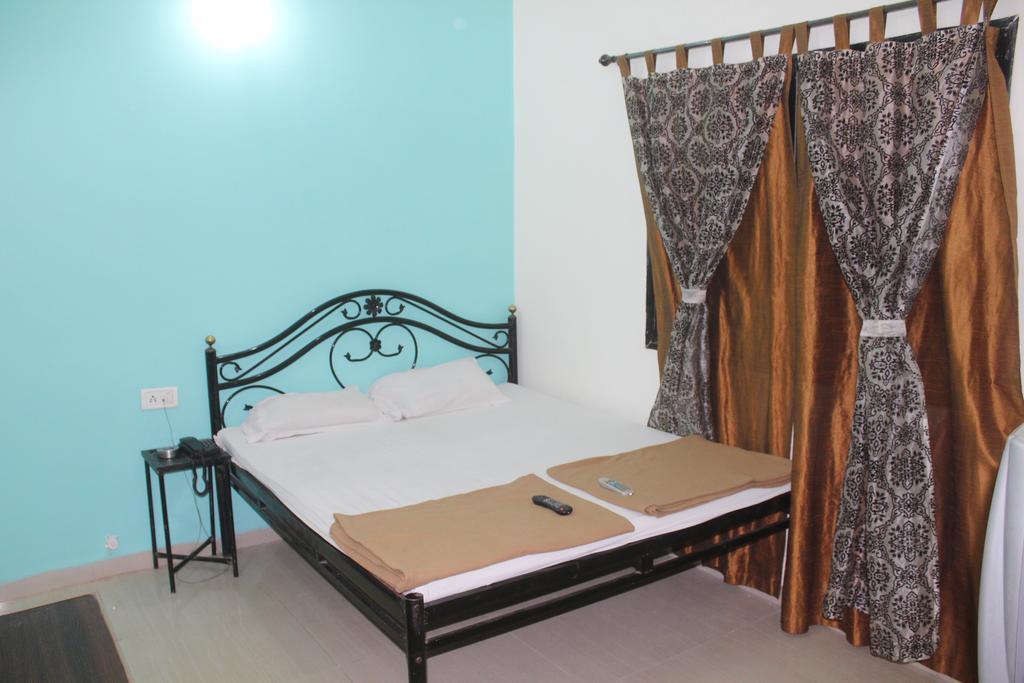 Hotel Preetam Aurangabad Værelse billede