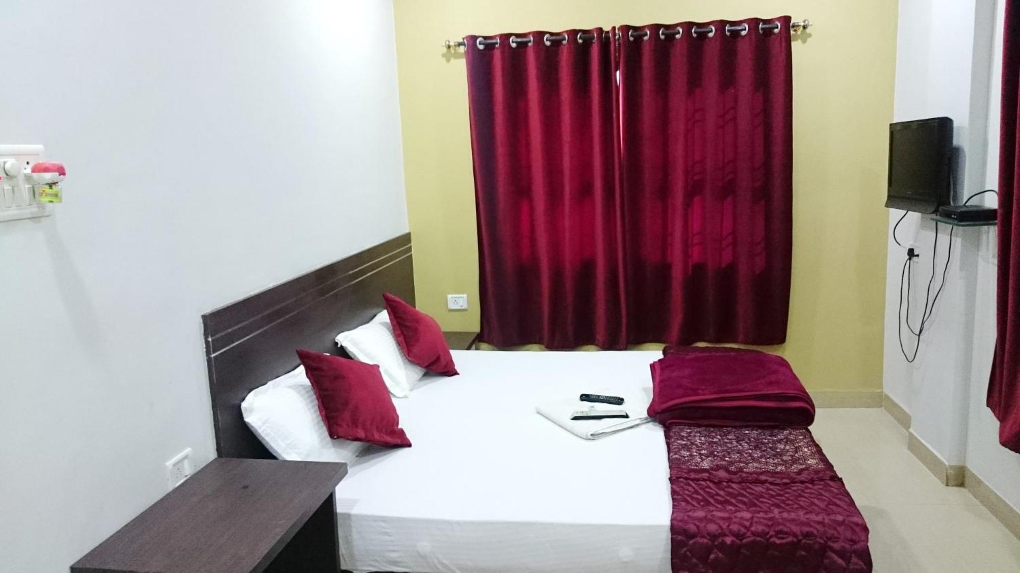 Hotel Preetam Aurangabad Eksteriør billede