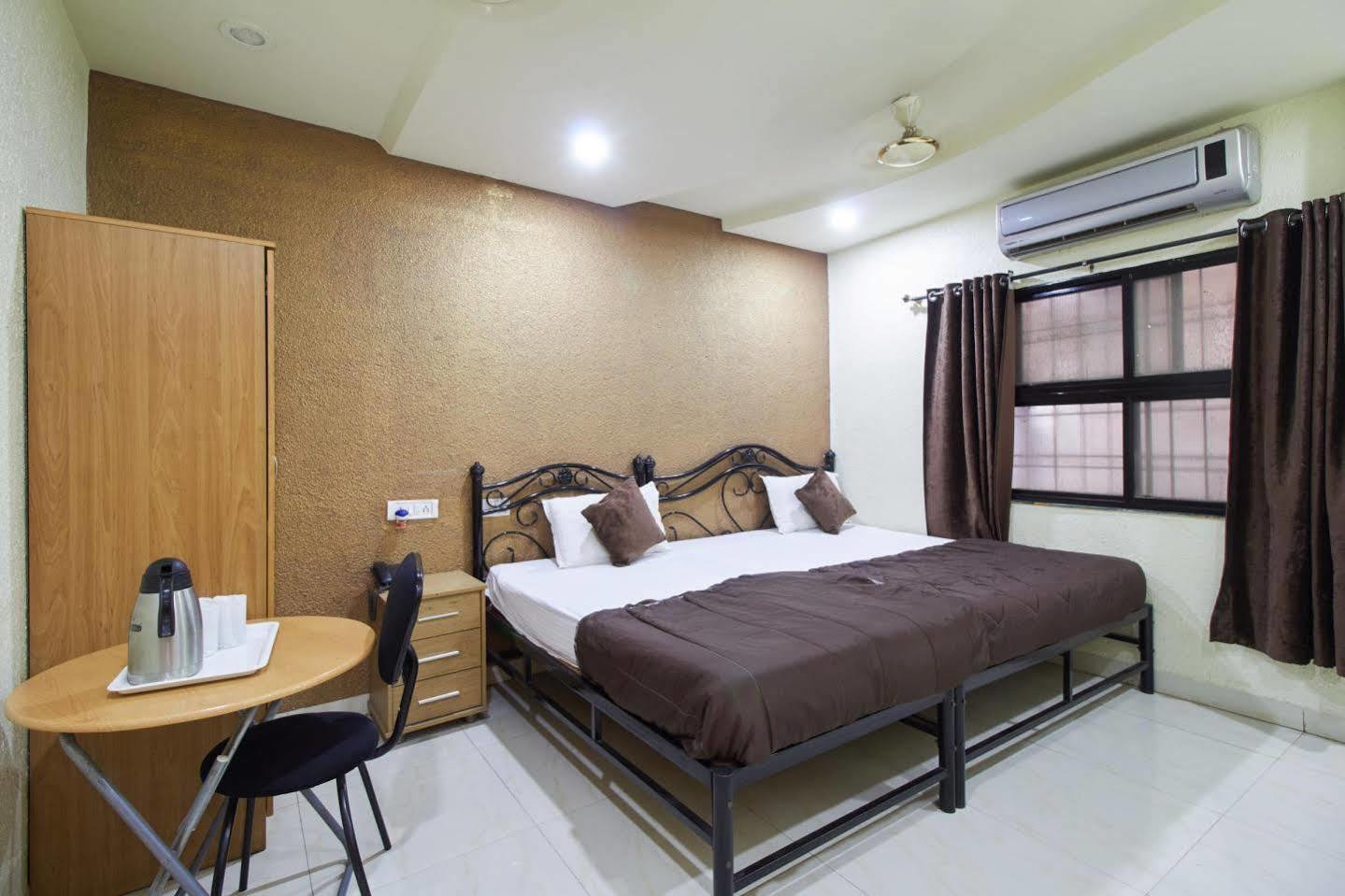 Hotel Preetam Aurangabad Eksteriør billede