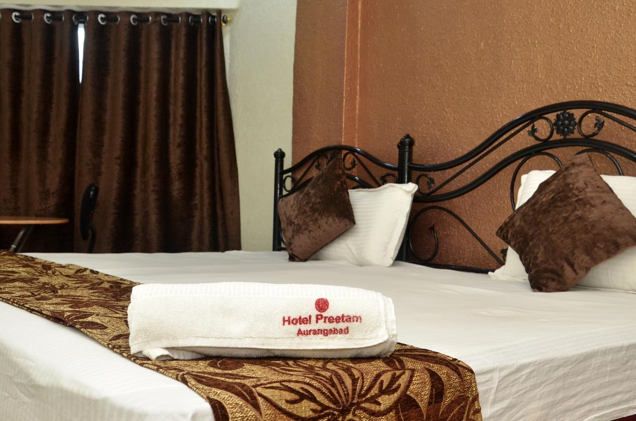 Hotel Preetam Aurangabad Eksteriør billede